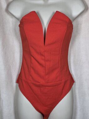 NWOT Lulus Red Notched Strapless Bodysuit Size M